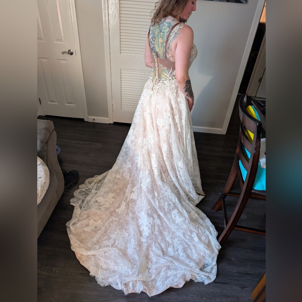 Simone Carvalli Cream Lace Wedding Dress